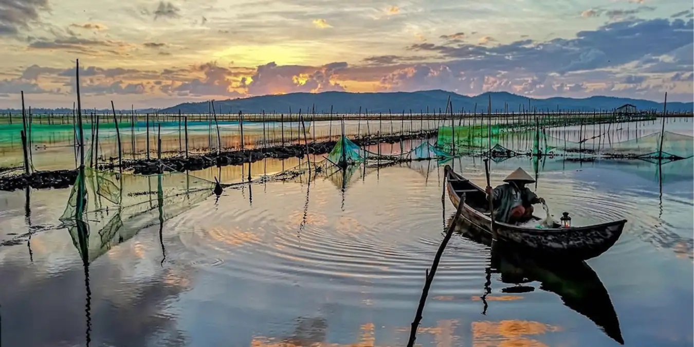 乌鸾潟湖